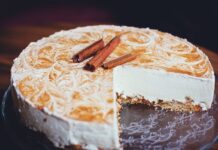 Jaka śmietanę dodajemy do sernika? Jaka śmietanę dodajemy do sernika?