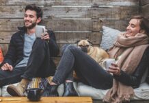 Co to znaczy jak pies liże po twarzy? Co to znaczy jak pies liże po twarzy?